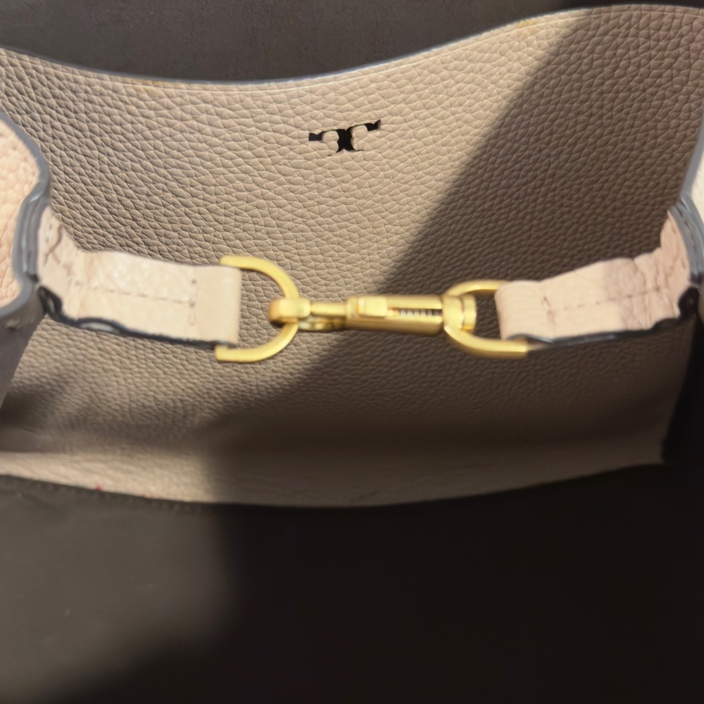 Tory Burch Mcgraw Triangular Pebbled Leather Tote… - image 6